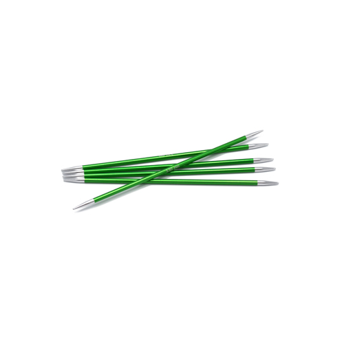 Knit Pro Zing strømpepinner lengde 15 cm. Strikkepinnene er laget i lettmetall og utrolig god å strikke med. Hvert pinnenummer har egen farge. Dette er størrelse 3,5