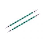 Knit Pro Zing strømpepinner lengde 15 cm. Strikkepinnene er laget i lettmetall og utrolig god å strikke med. Hvert pinnenummer har egen farge. Dette er størrelse 8