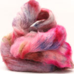 Fluffy mohair gradient fra Cowgirl blues i fargen 18 Signs of spring her i fargen 11 Happy Days