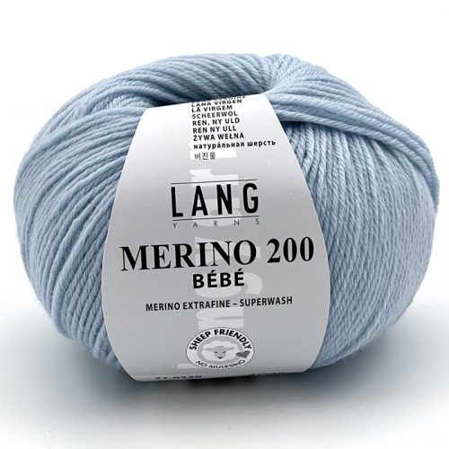 Merino Bebe fra Lang Yarns. Her i fargen 320 lys blå..