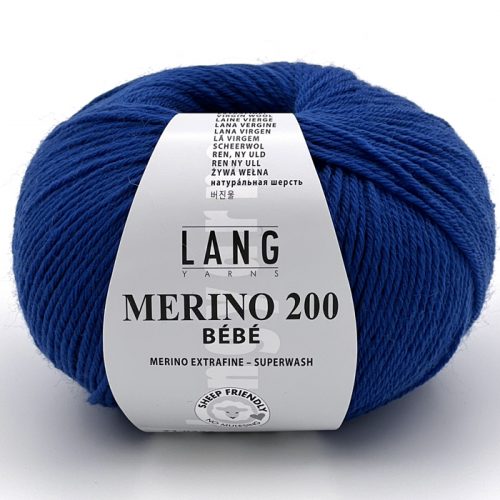 Merino Bebe fra Lang Yarns. Her i fargen 332 Kornblå..