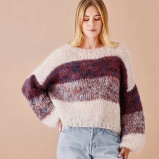 "Strikkepakke for Sweater med brede striper i Permin kid mohair garn.
